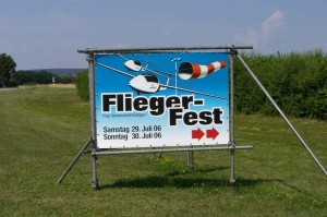 schild Fliegerfest klemm treffen