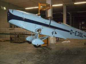 Klemm L25 Aufhaengung-1